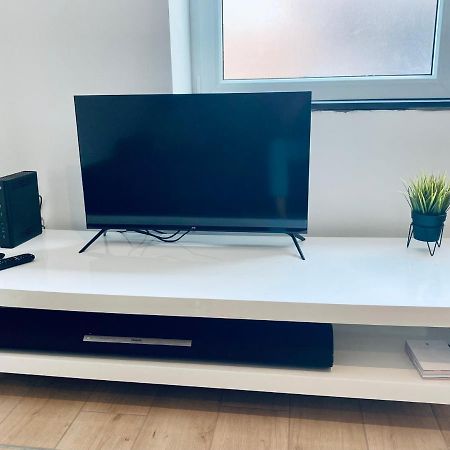 100% Renovated - Quiet Appartment Лиеж Екстериор снимка