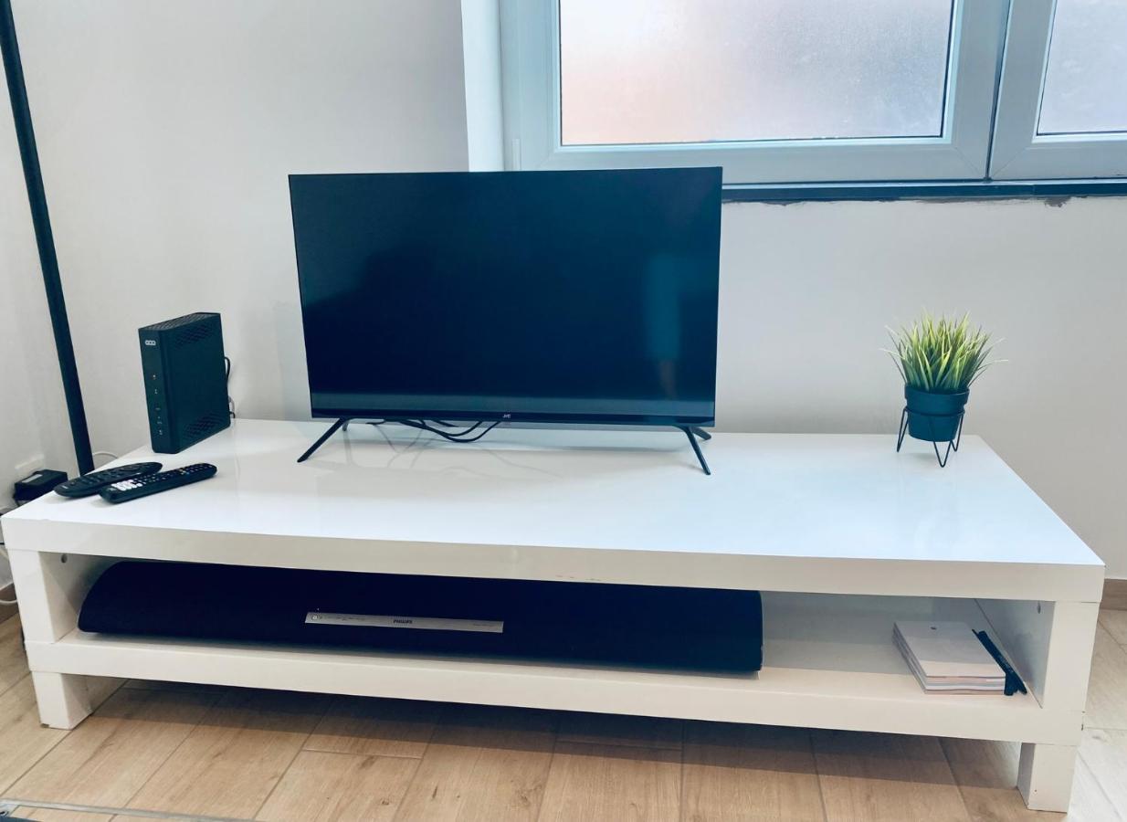 100% Renovated - Quiet Appartment Лиеж Екстериор снимка