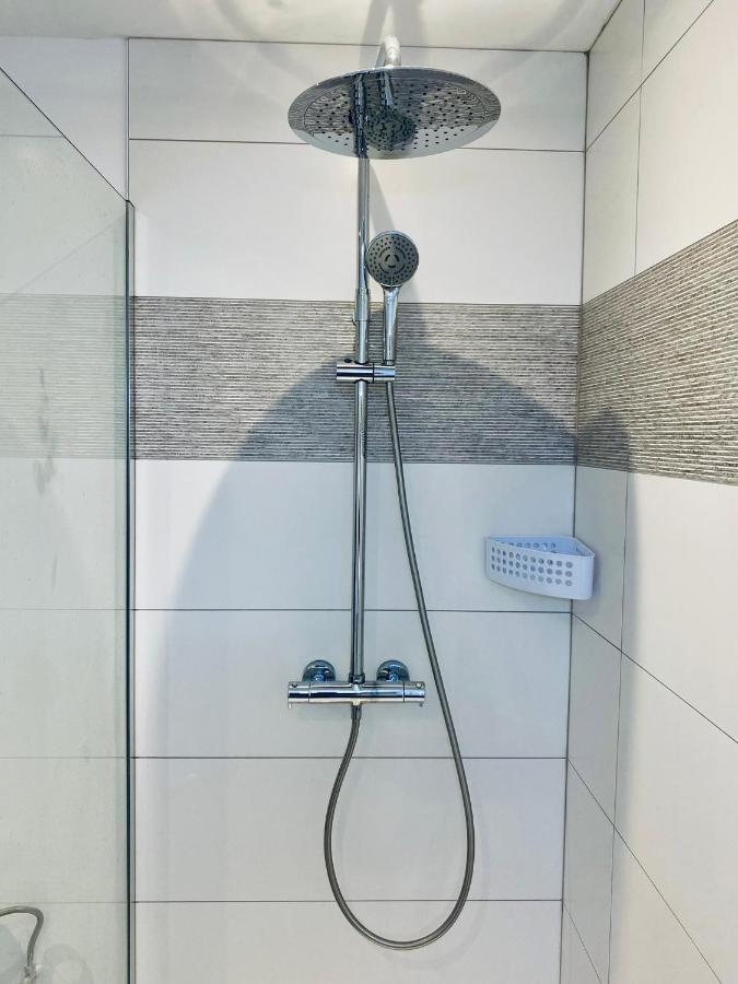 100% Renovated - Quiet Appartment Лиеж Екстериор снимка